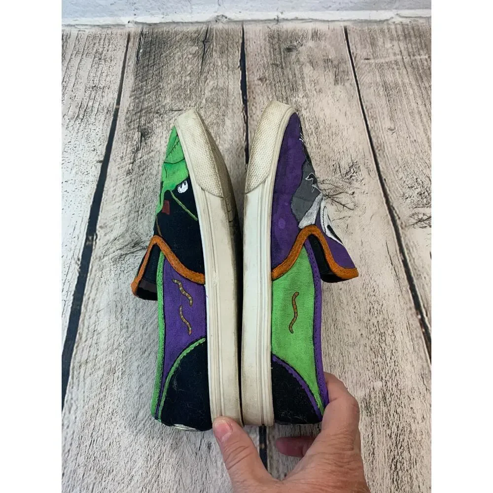 NIGHTMARE BEFORE CHRISTMAS Unisex Kids Hand Painted Slip On Sneakers / Size: 4